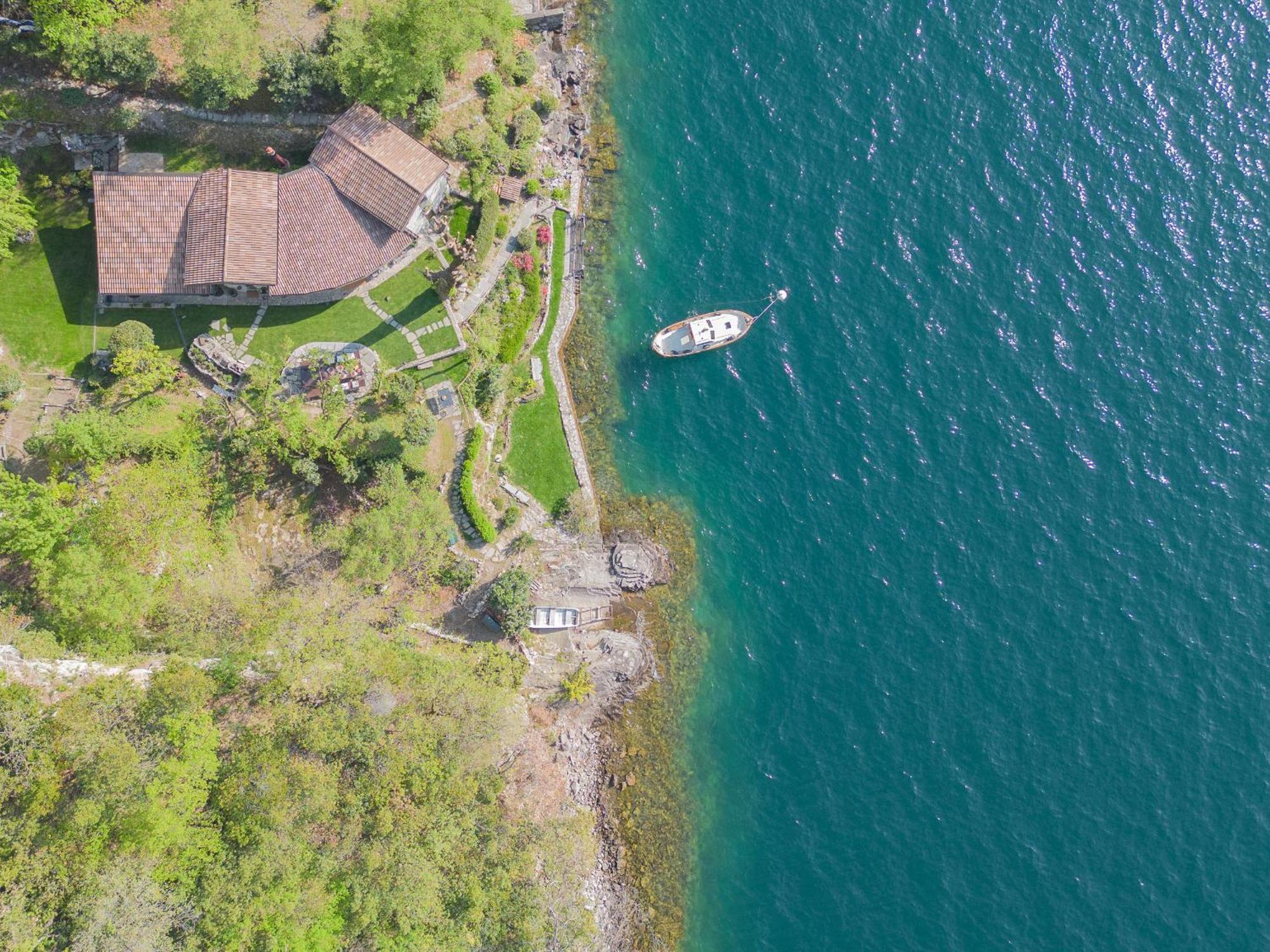 The Writer'S Nest Waterfront Villa By Rent All Como Faggeto Lario Bagian luar foto