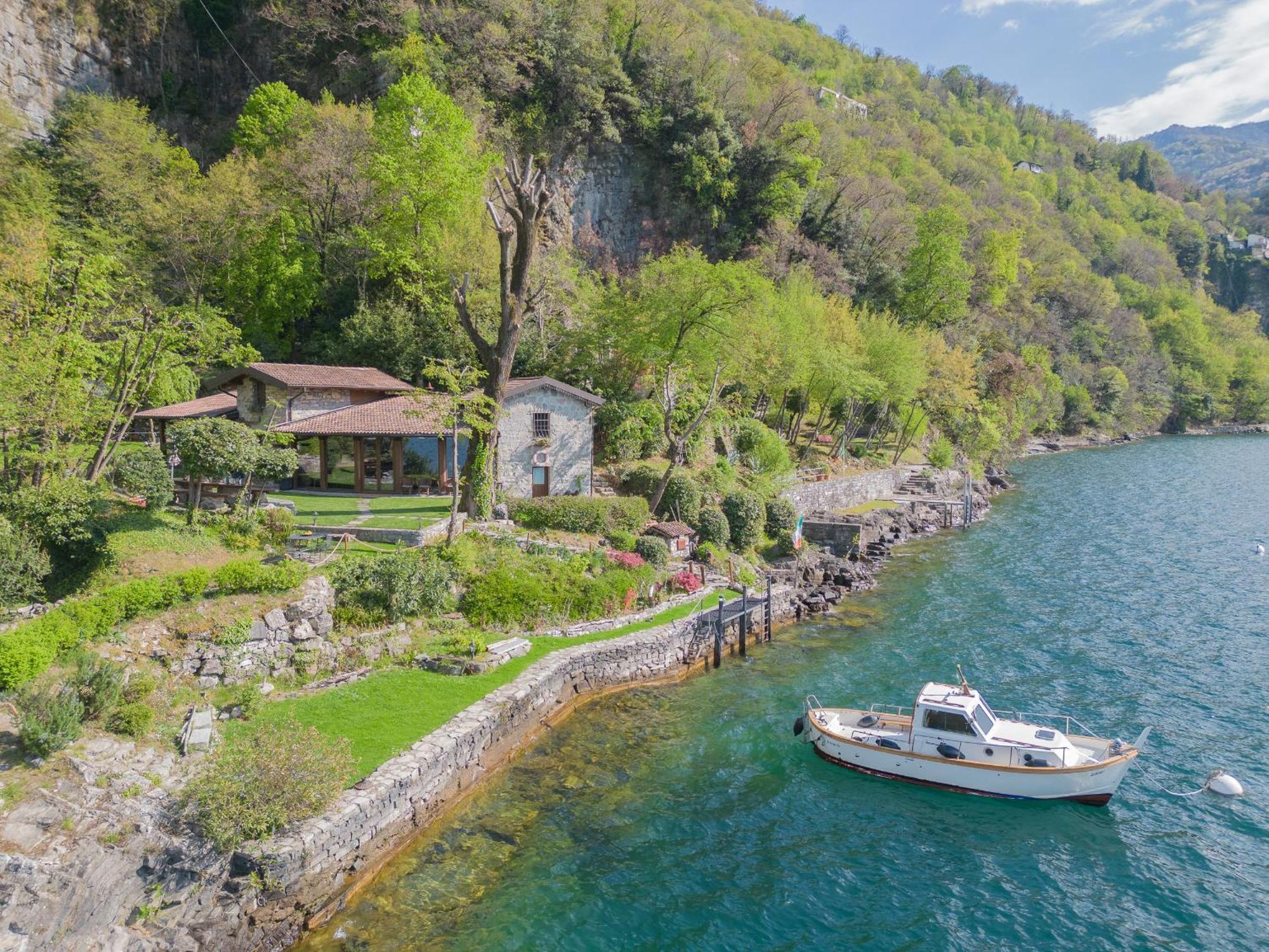 The Writer'S Nest Waterfront Villa By Rent All Como Faggeto Lario Bagian luar foto